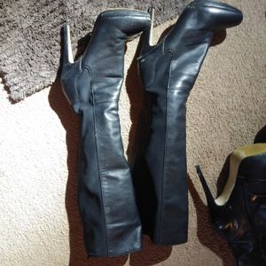 Knee high boots minor wear to the bottom JustFab